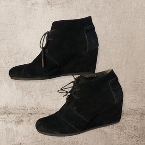 BLACK SUEDE ANKLE BOOTS